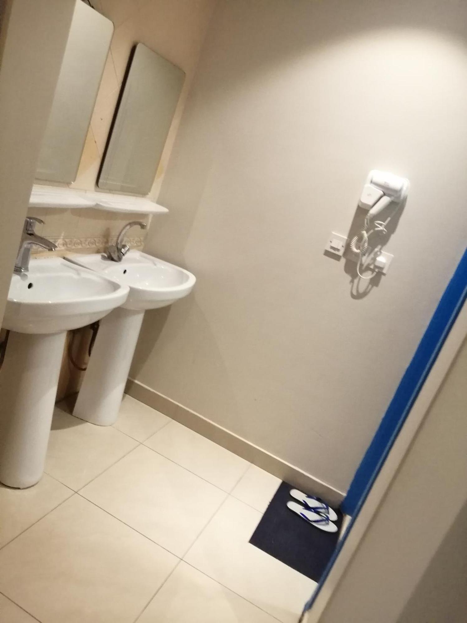 Nozol Al Toot Furnished Units Aparthotel Riyadh Room photo